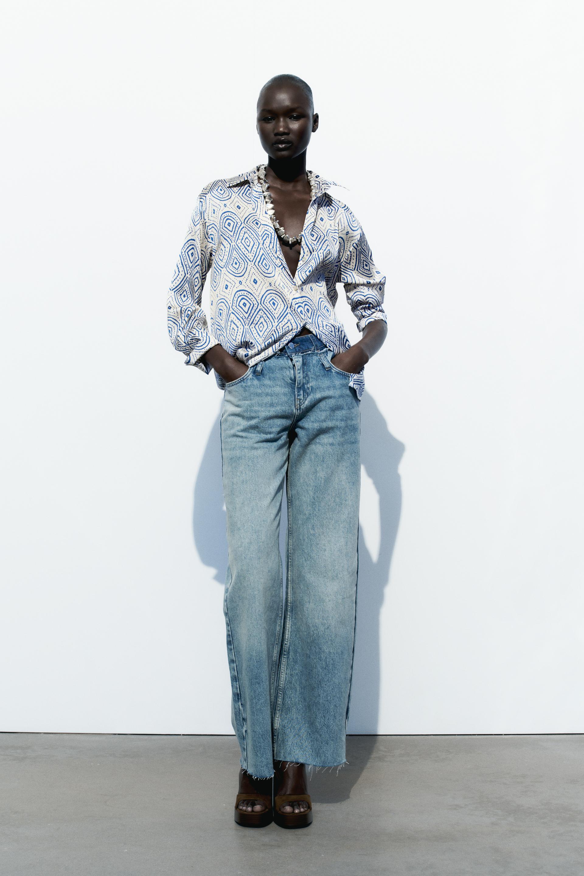 

АТЛАСНАЯ РУБАШКА С ПРИНТОМ