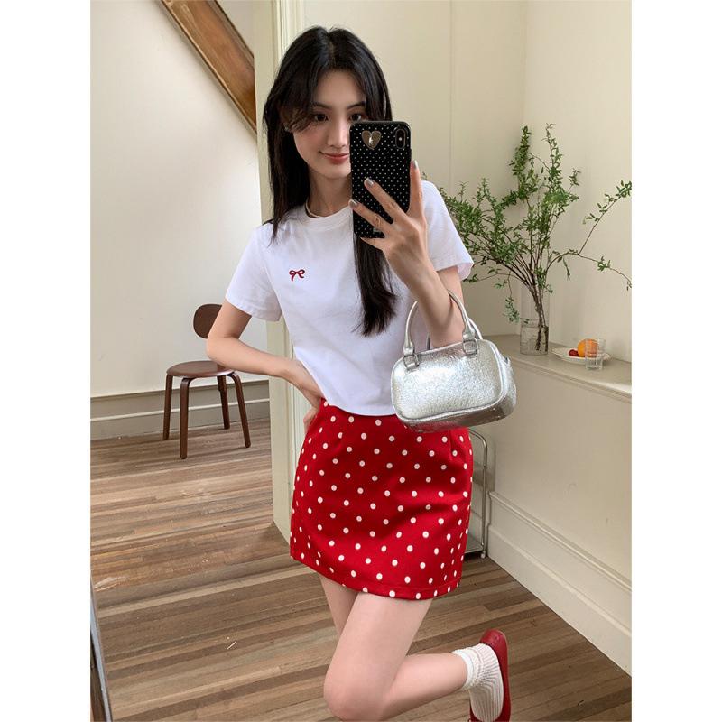 2025 Summer Petite Red Polka Dot A-Line Mini Skirt: Slimming High-Waisted Design for Women