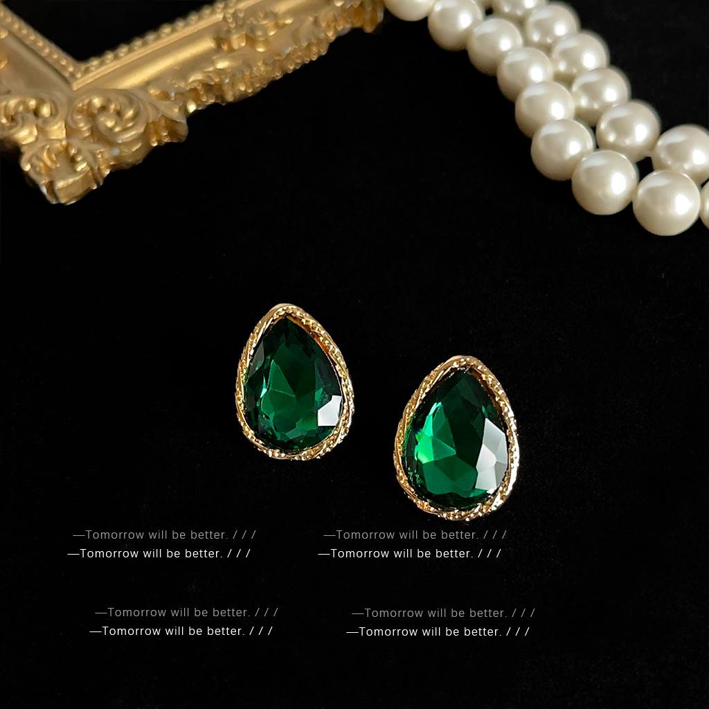 Mid-Century Vintage Stud Earrings: Trendy Literary Style in Light Luxury Fashion