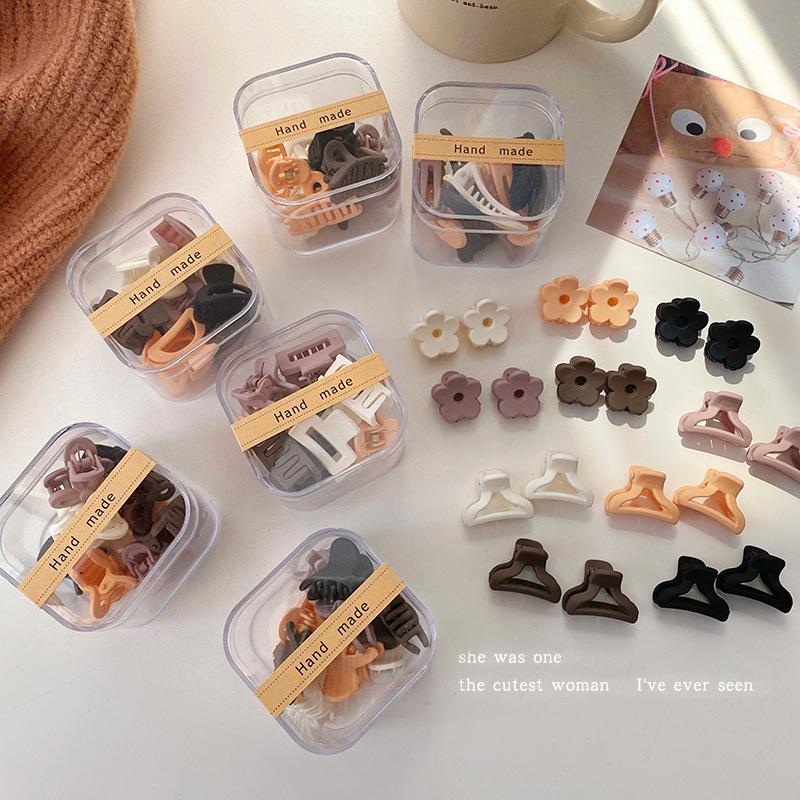 Adorable Hair Claw Clips for Women and Children - Ideal for Bangs and Side Clips