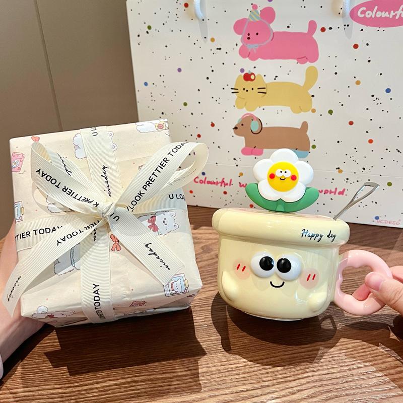 Birthday Gifts for Girls, Cute Flower-shaped Ceramic Mugs, High-value Drinking Cups with Lids and Spoons As Gifts