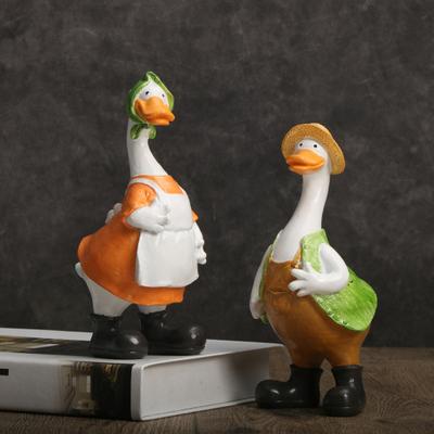 Cartoon Duck Figurine Resin Mother Father Duck Statue Animal Sculpture Home Office Desktop Garden Decoration Ornament Festival Gift