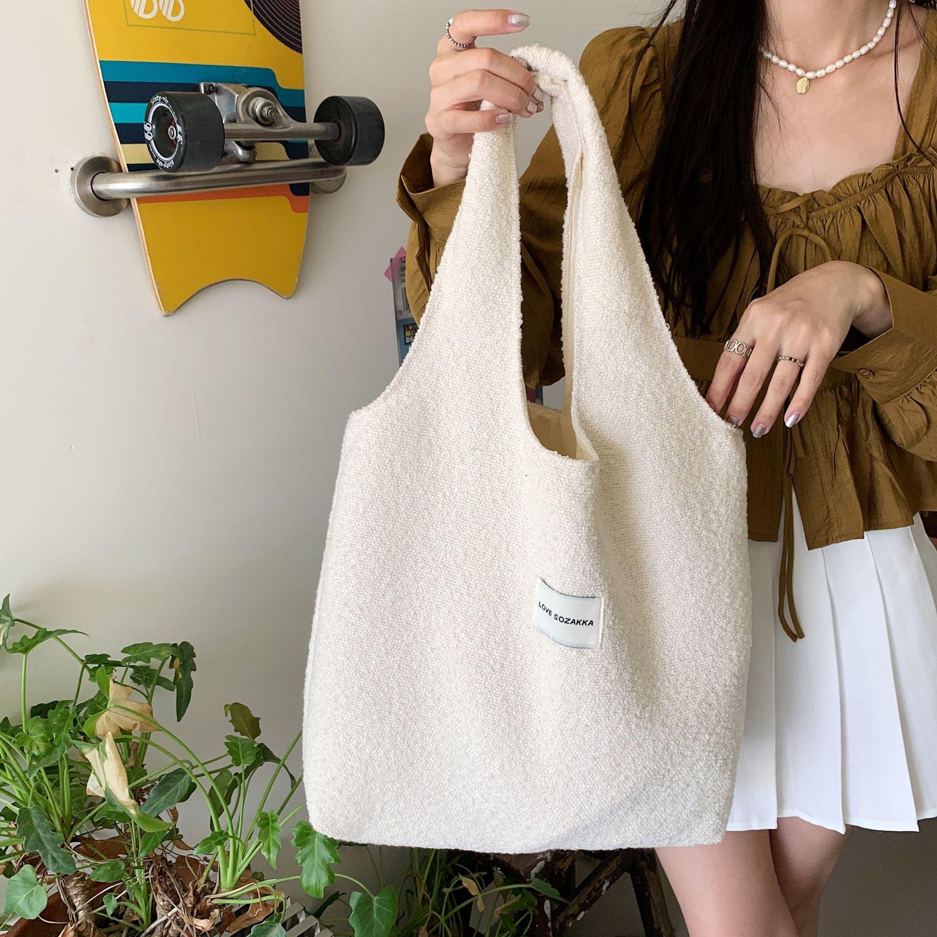 Женская универсальная шерстяная сумка на плечо с жилетом большой вместимости в стиле — фото 8