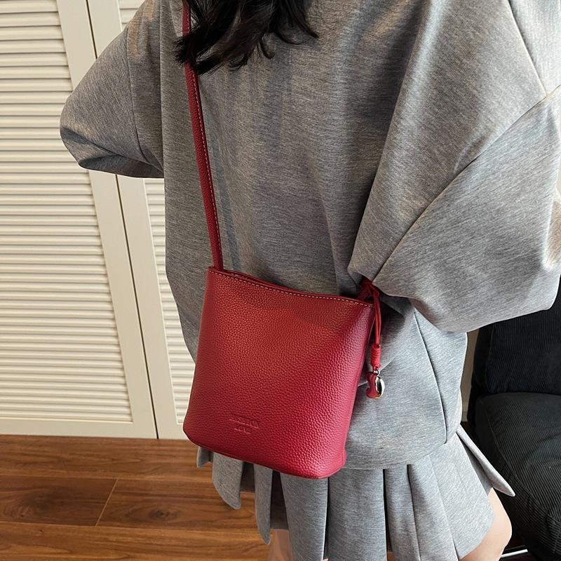 Fashion Bucket Bag Women's New Versatile Solid Color Shoulder Bag Casual Messenger Bag