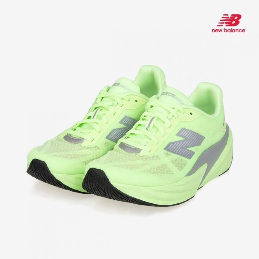 

New Balance Galleria Purecell Level V5 2e Lightweight Running Shoes 285