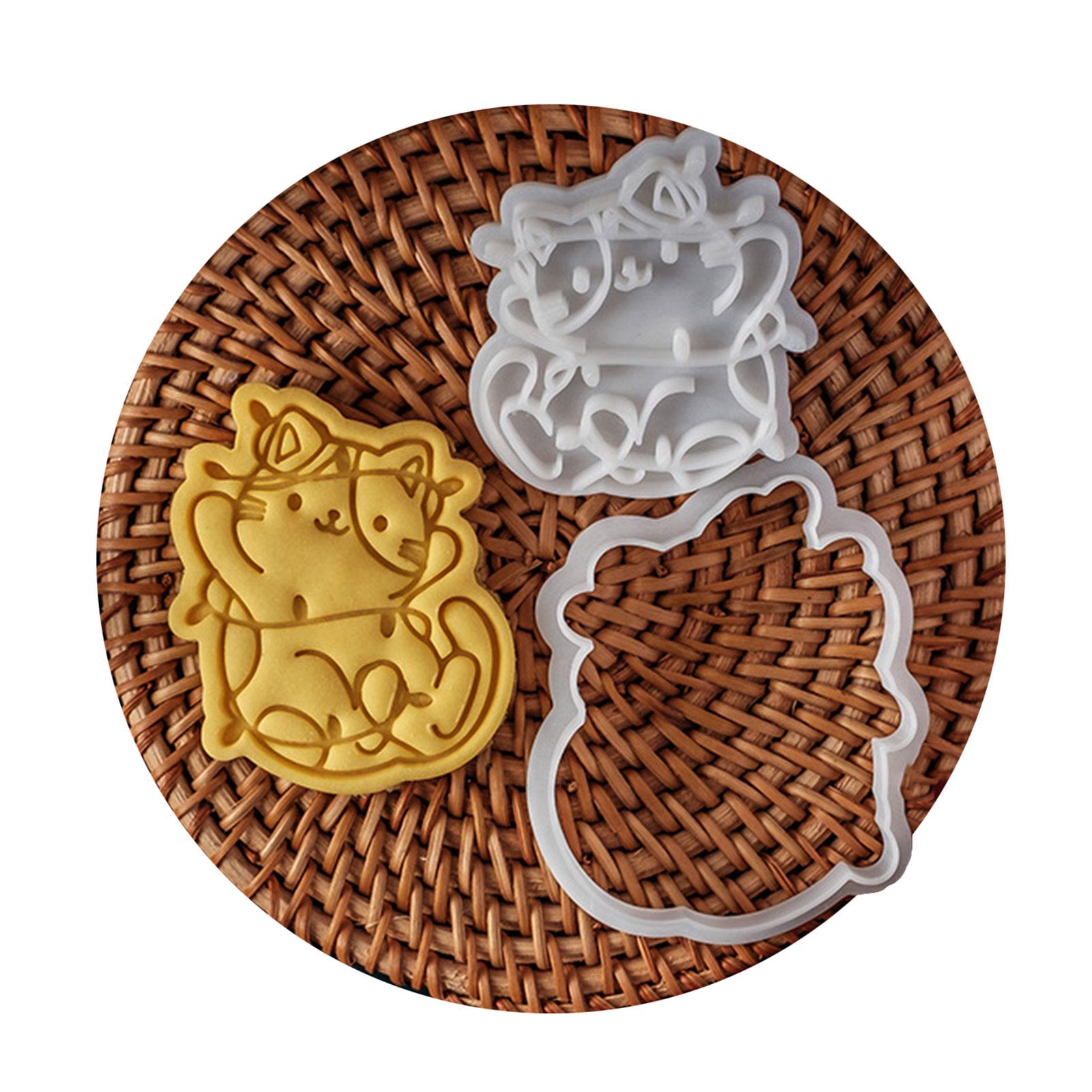 

Christmas Cat Cookie Cutters Set Cartoon Pressable Biscuits Mold Plastic Cookie Stamps DIY Baking Tool Easy to Clean 1