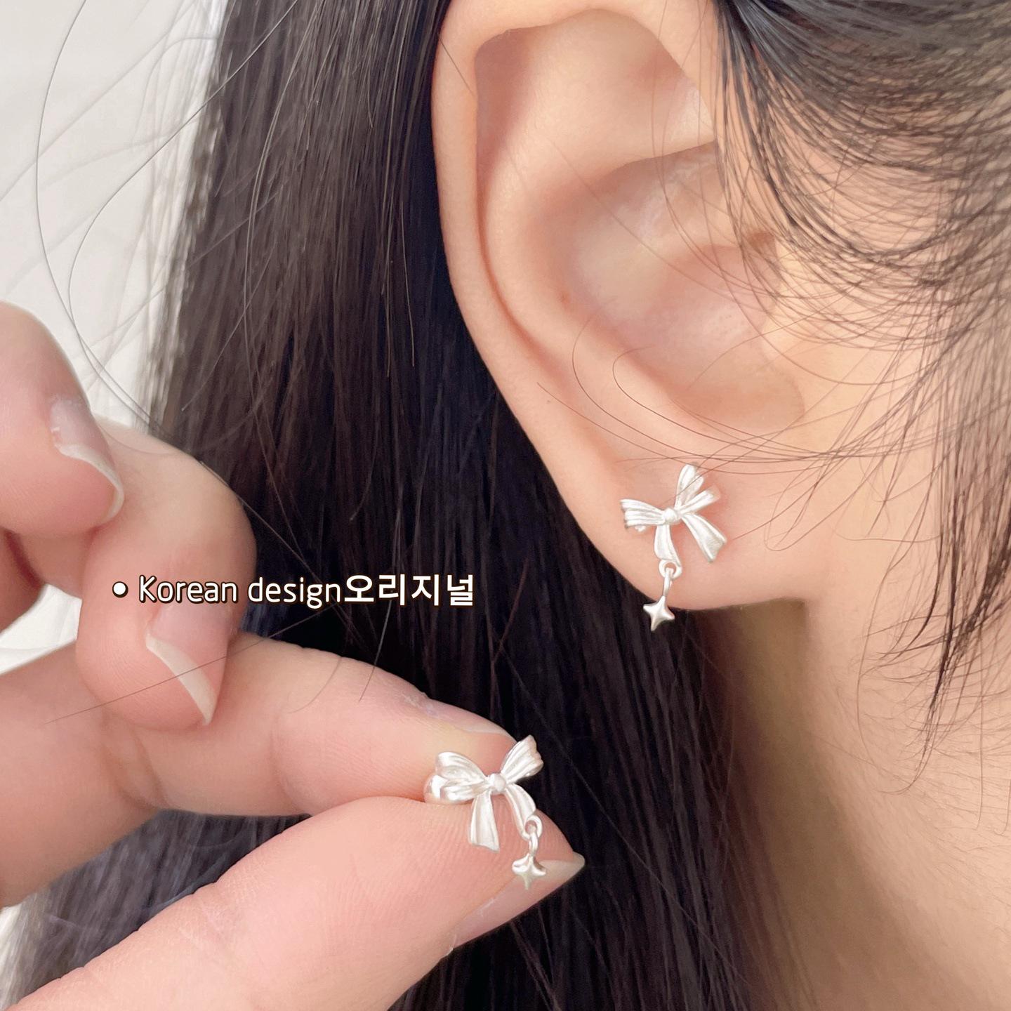 Sterling Silver Bow Star Stud Earrings - Niche, High-End Design, Sweet & Luxurious Style. Electroplated