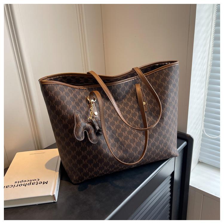 Large-capacity Bag Women's 2025 New Simple and Versatile Texture Shoulder Bag College Student Bag Tote Bag