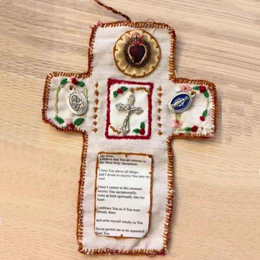 Croce Inclusa Tasca Interna Santuario con Accessori da Cucito Fatti a Mano in Argento Trapunta di Preghiera Fatta a Mano Santuario Tascabile Cucito
