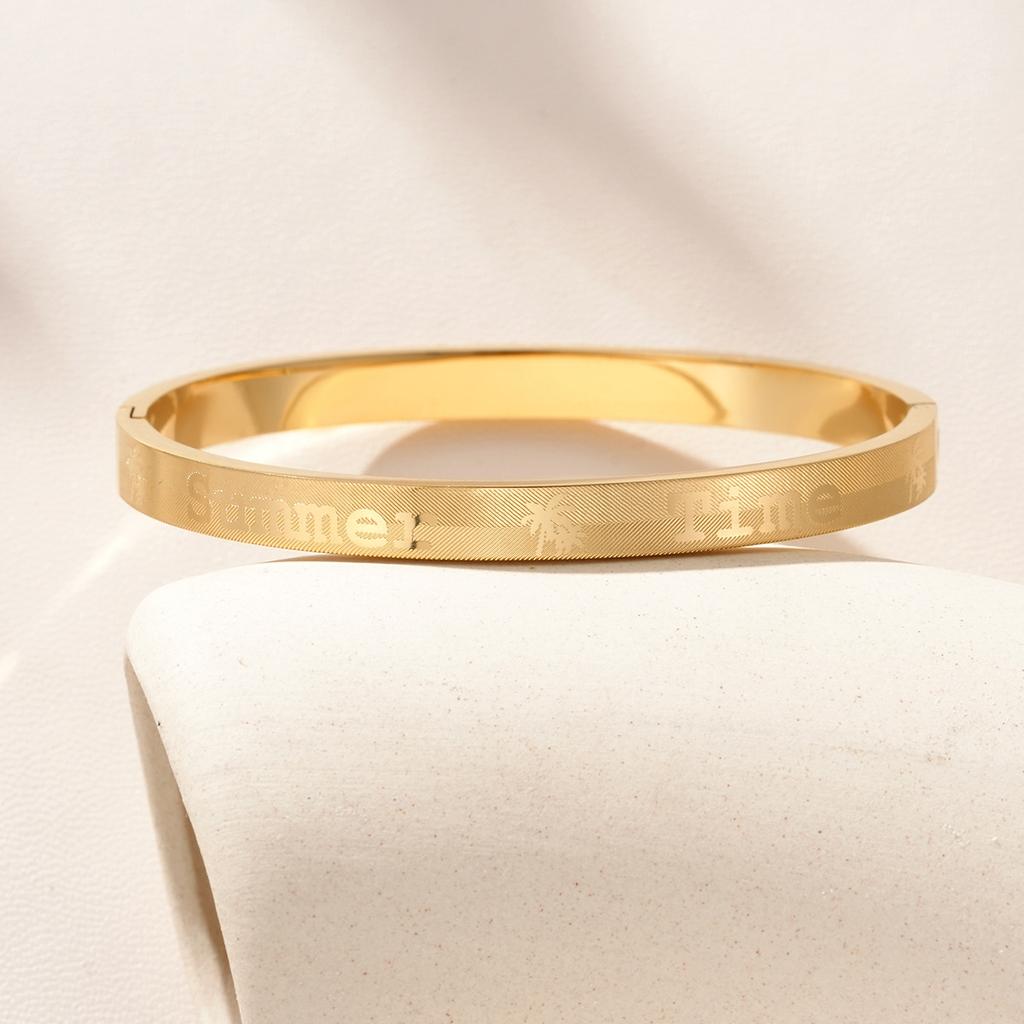New titanium steel bracelet creative corrosion coconut mesh egg buckle couple bracelet stainless steel decoration