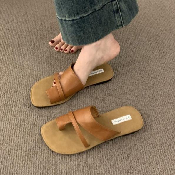 Korean Retro Niche Set of Toe Slippers for Women's Summer Wear 2025 New Flat-soled Beach Shoes, Seaside Soft-soled Sandals