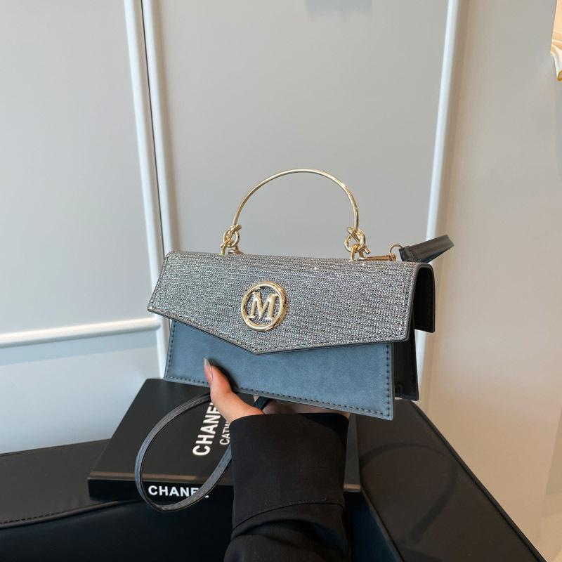 

Premium trend summer new niche design fashion versatile retro shoulder messenger bag