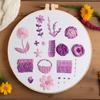 1 sada Vyšívání DIY Sada pro začátečníky: Fialový květinový vzorový materiál vhodný pro začátečníky. Vyšívací látka Materiálová sada