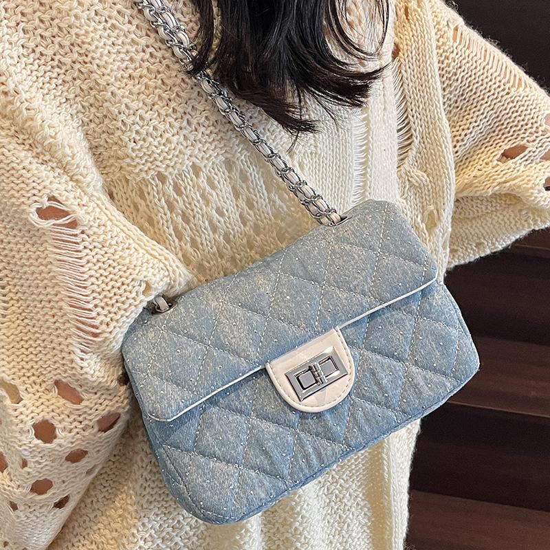 High-value Denim Shoulder Messenger Bag 2025 Summer New Fashion Simple Texture Women's Bag Commuter Bag Chain Bag