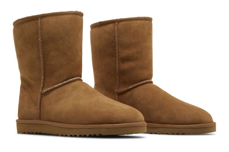 UGG Classic Short 'Chestnut'