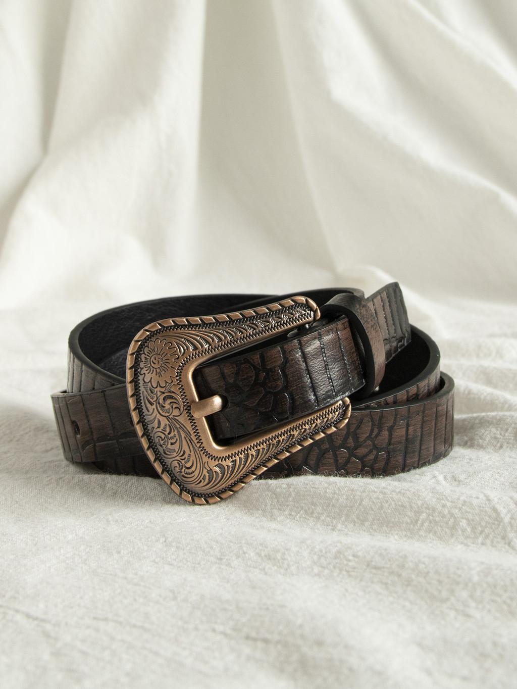 

Oldworld Inspired Faux Leather Belt With Engraved Pattern And Pin Buckle For Women Crocodile