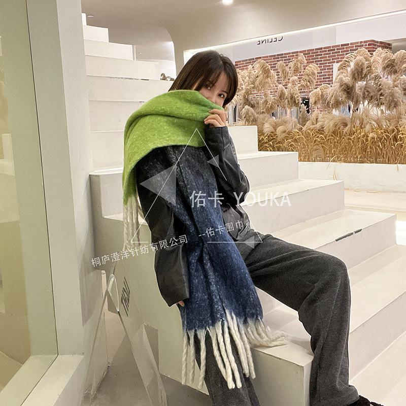Autumn and winter new casual fashion sense versatile thickened shawl Guochao warm imitation cashmere gradual change contrasting color cape scarf