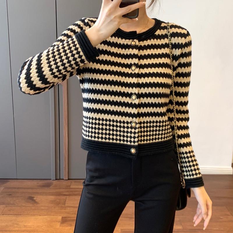 

Весенний дизайнерский нишевый укороченный кардиган, облегающий свитер с круглым вырезом и цветными блоками, женское пальто, трендовый One Size