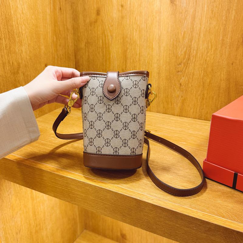 High-end Fashion Bucket Bag Women's New Cylinder Bag Mobile Phone Small Bag Versatile Single Shoulder Oblique Span Bag