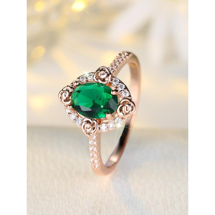 French Court-style Floral Ring with Green Cubic Zirconia Stones Retro-inspired, Vintage-style Accessories with a Touch of Understated Luxury