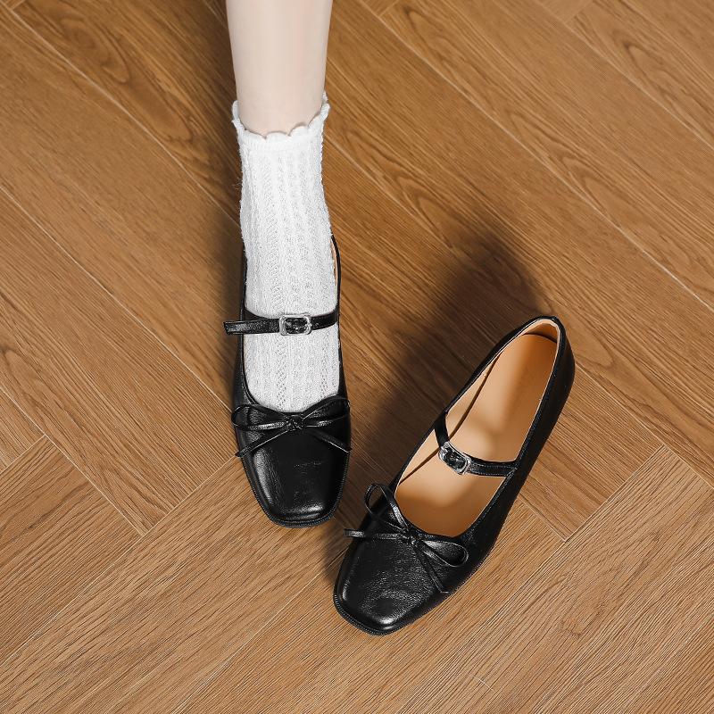 Fashion temperament French retro shallow mouth square root flat-soled single shoes women's spring and autumn new with skirts versatile Mary Jane shoes