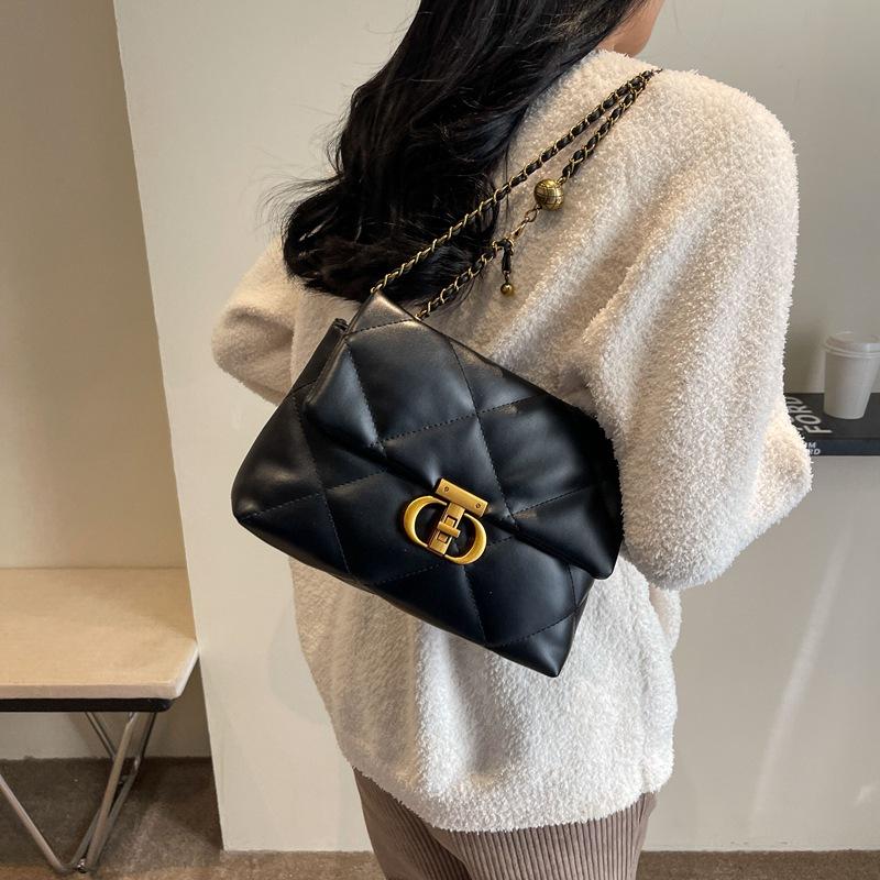 

Rhombus chain bag women s autumn and winter versatile 2025 new fashion niche design women s shoulder crossbody small square bag чорний