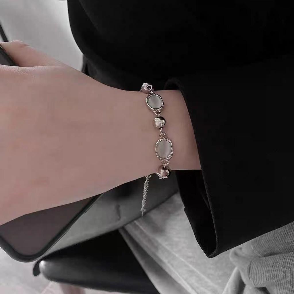 Unisex Stylish Titanium Steel Cat Eye Bracelet With Unique Design Bead