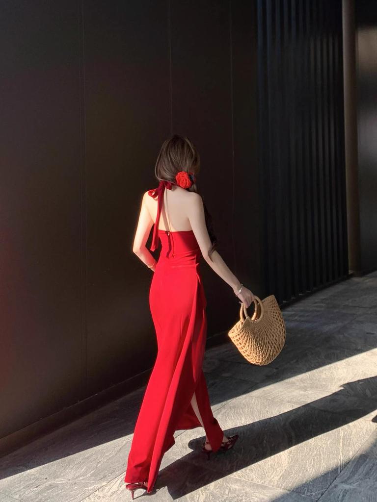 French Style Elegant Halter Neck Women's Dress with High Waist Slit – Summer 2026 Collection