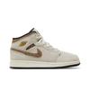 Air 1 Mid SE Grade School 'Brown Elephant' (Unisex) Helles Orewood Braun / Metallisches Gold / Weiß / Helles Britisches Tan / Segel
