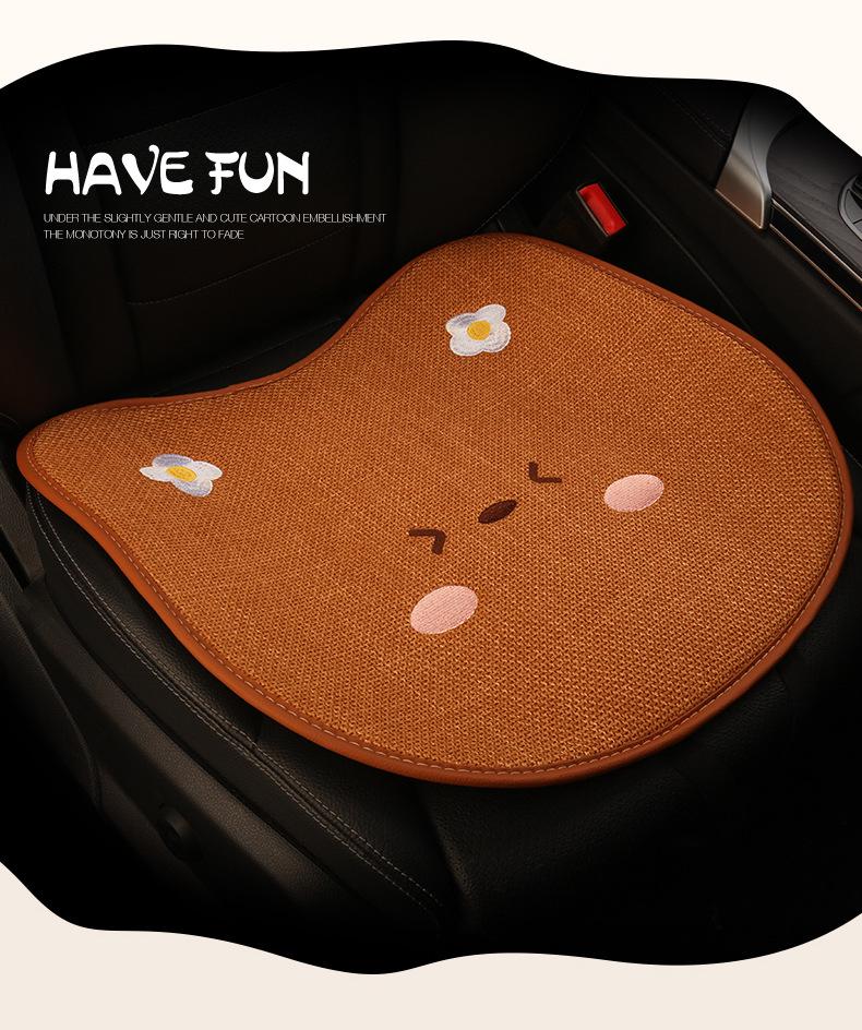 Universal Car Seat Cushion - Cute Cartoon Bear Design for Leapmotor C10/B01/B10/C11, Cotton Linen Fabric for All Seasons