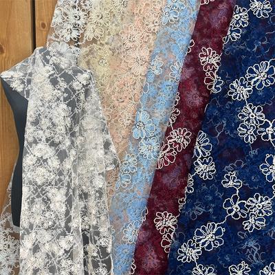 Lățime 125cm Cea Mai Nouă Dantelă Franceză de Înaltă Calitate cu Broderie, Material Dantelă Tip Plasă pentru Rochii de Mireasă și Rochii de Seară, 5 Yarzi