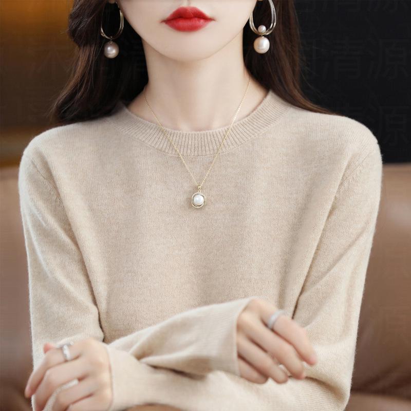 Women's Round Neck Sweater: Solid Color Knit Pullover for Autumn/Winter, Long Sleeve, Lightweight and Short.