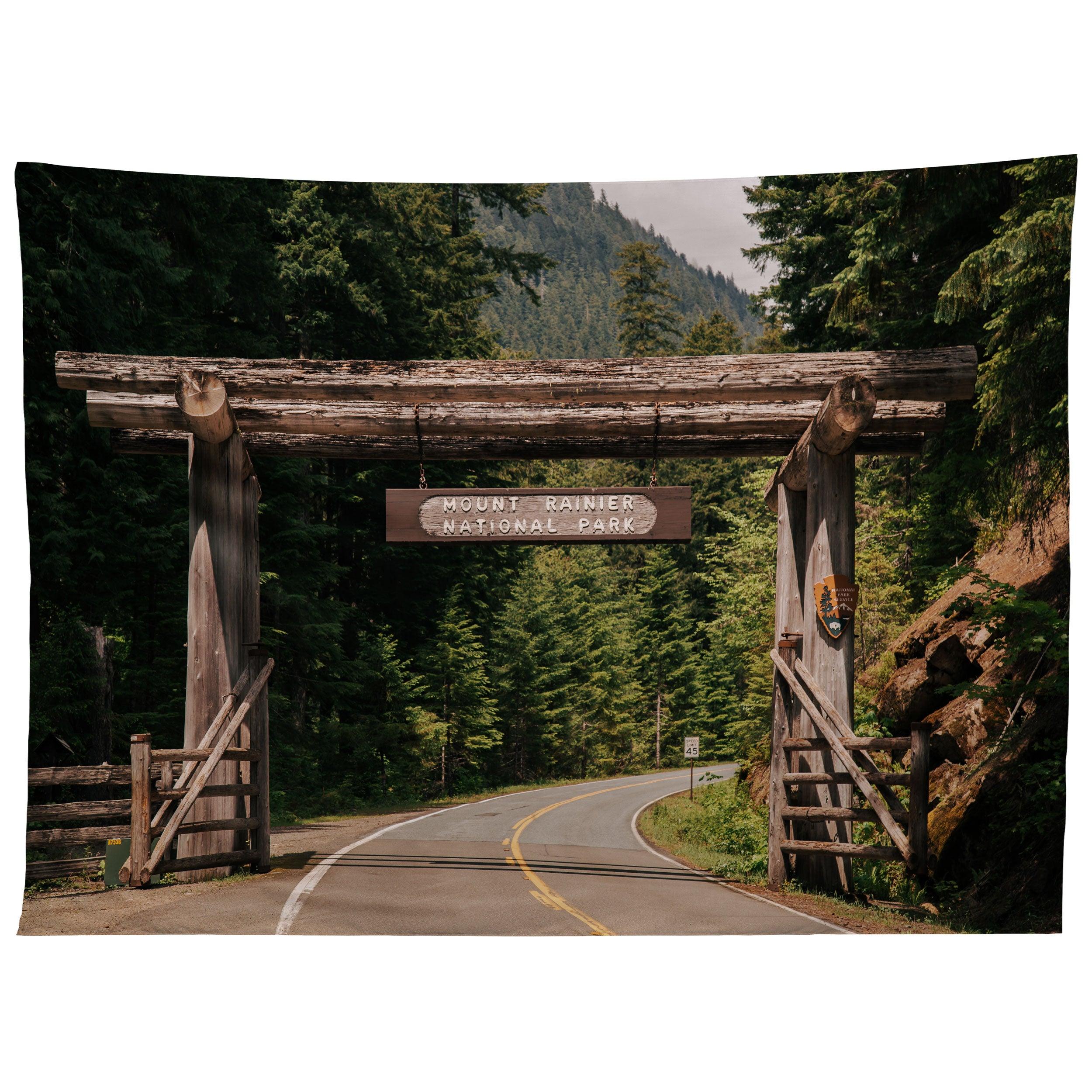 MT RAINIER PARK ENTRANCE tapestry 75x100 чёрный