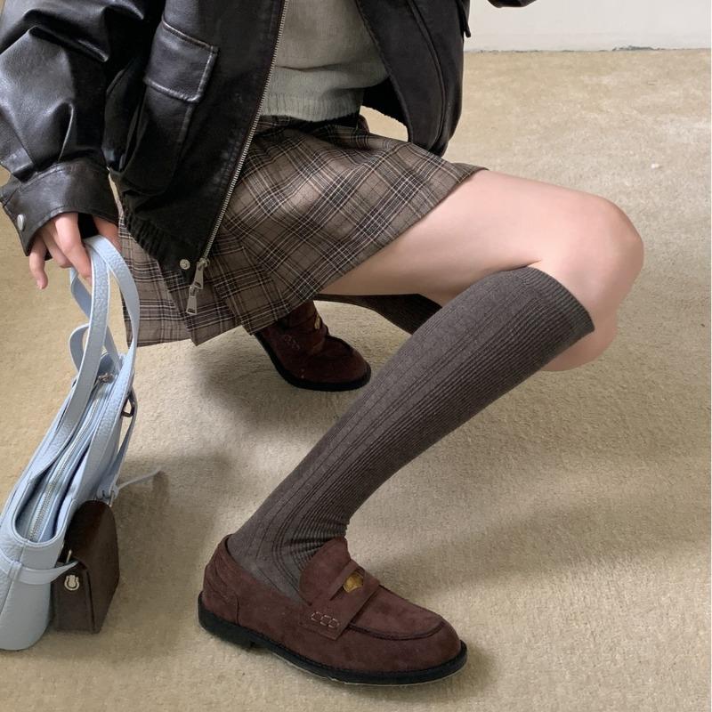 Ladies Spring and Autumn New Style Dark Stripe Vertical Long Leg Socks