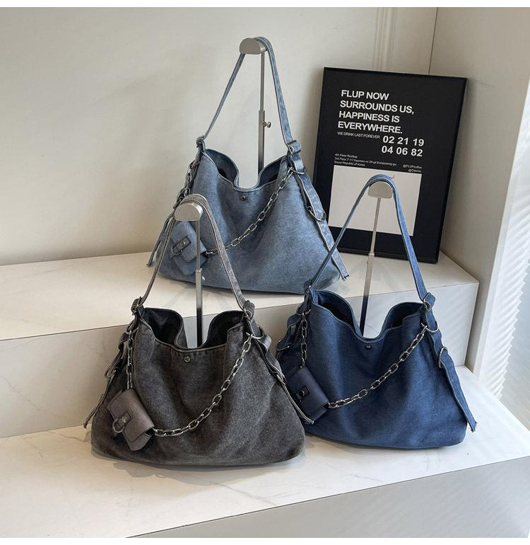 Large Capacity Bag Women's Autumn Simple 2026 New Fashion Shoulder Messenger Bag Retro Denim Commuter Tote Bag