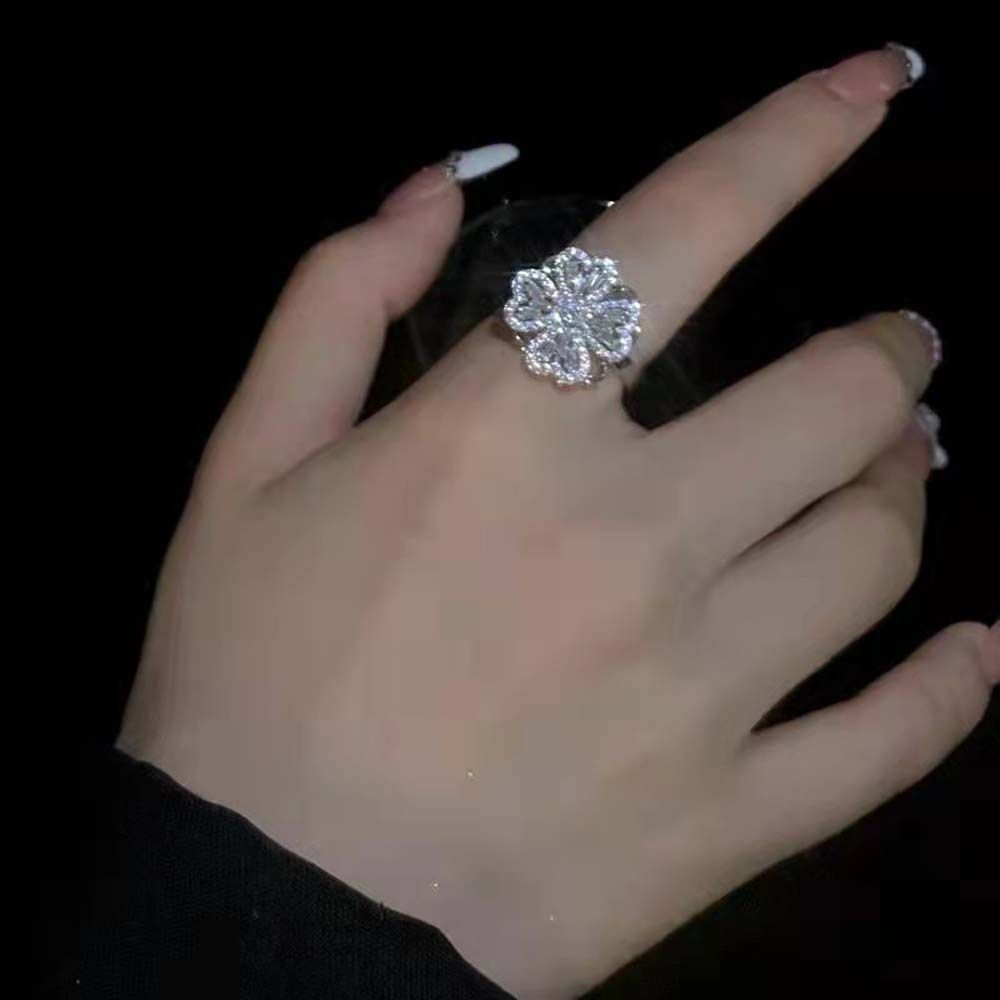 Luxury Rhinestone Four-leaf Clover Rings Women Finger Rings Korean Style Spinning Zircon Rings
