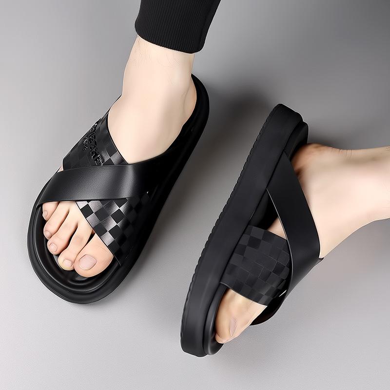 Sandals men's 2025 summer new non-slip soft-soled dual-purpose beach shoes men's Korean version of light luxury high-quality sandals tide