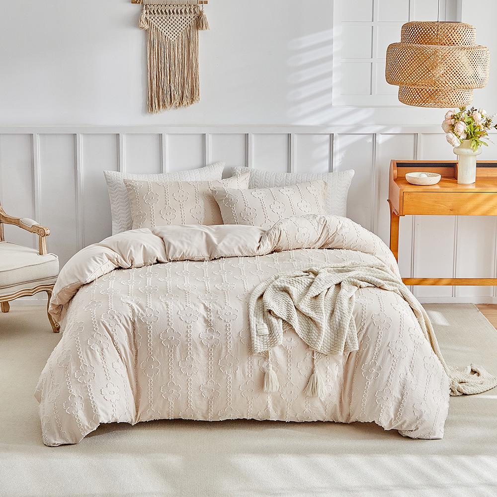 

Cutwork Bedding Four-Piece Set: Retro Duvet Cover & Simple Pillowcase EU-Single: 135x200cm
