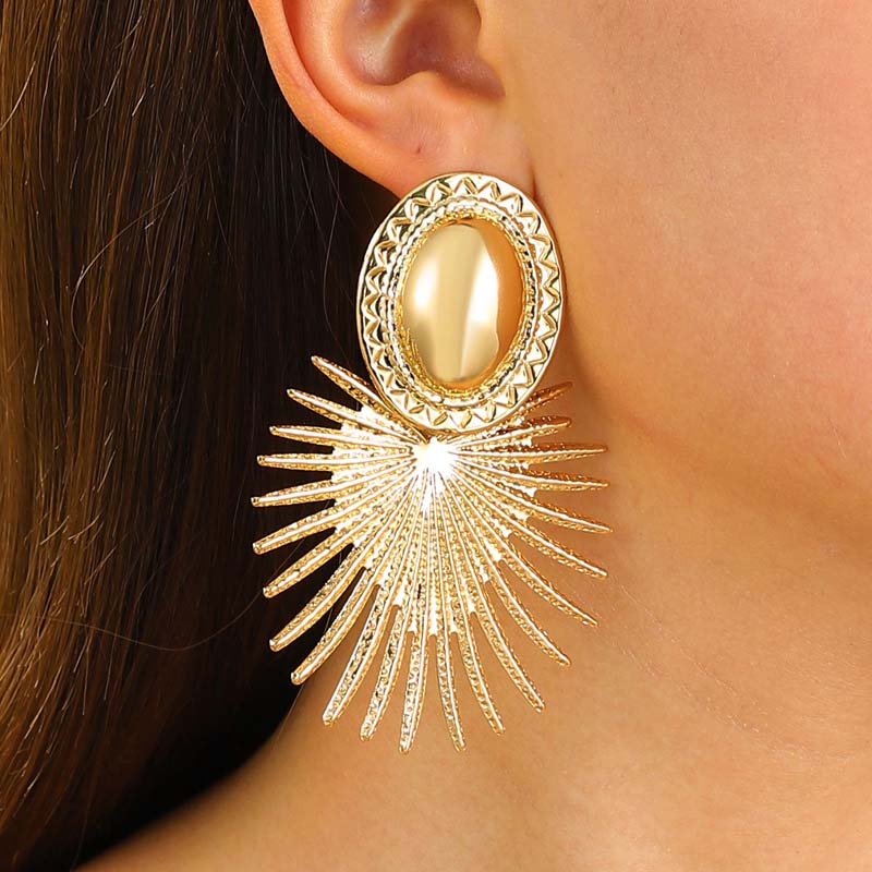 Exaggerated Metal Fan-Shaped Drop Earrings for Women Vintage Gold Color Irregular Oval Personality Earrings Jewelry Accessories
