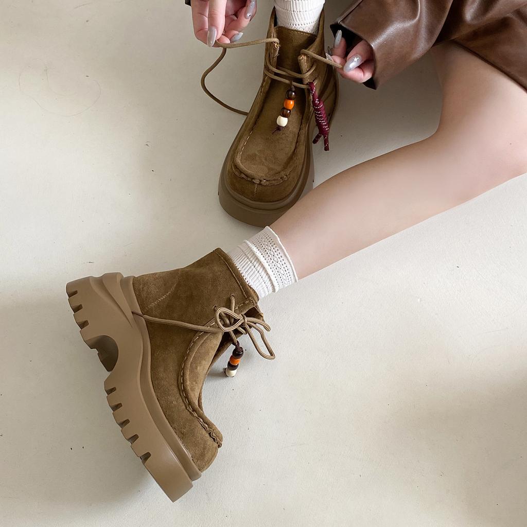 Dicksohlige, temperamentvolle Kurzstiefel für Damen 2025 neue Mode, vielseitige koreanische Version, lässige Retro-Martin-Stiefel für Damen, die nicht müde machen