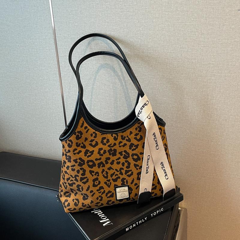 

Велика жіноча сумка в стилі ретро з леопардовим принтом за кордоном, нова модна сумка для приміських поїздок 2024 року, іноземна універсальна сумка під пахву через плече коричневий