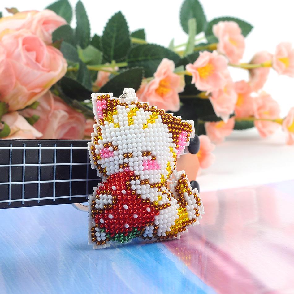 Couple Keychain Strawberry Cat Pendant with Beaded Cross-stitch for Car Key Decoration