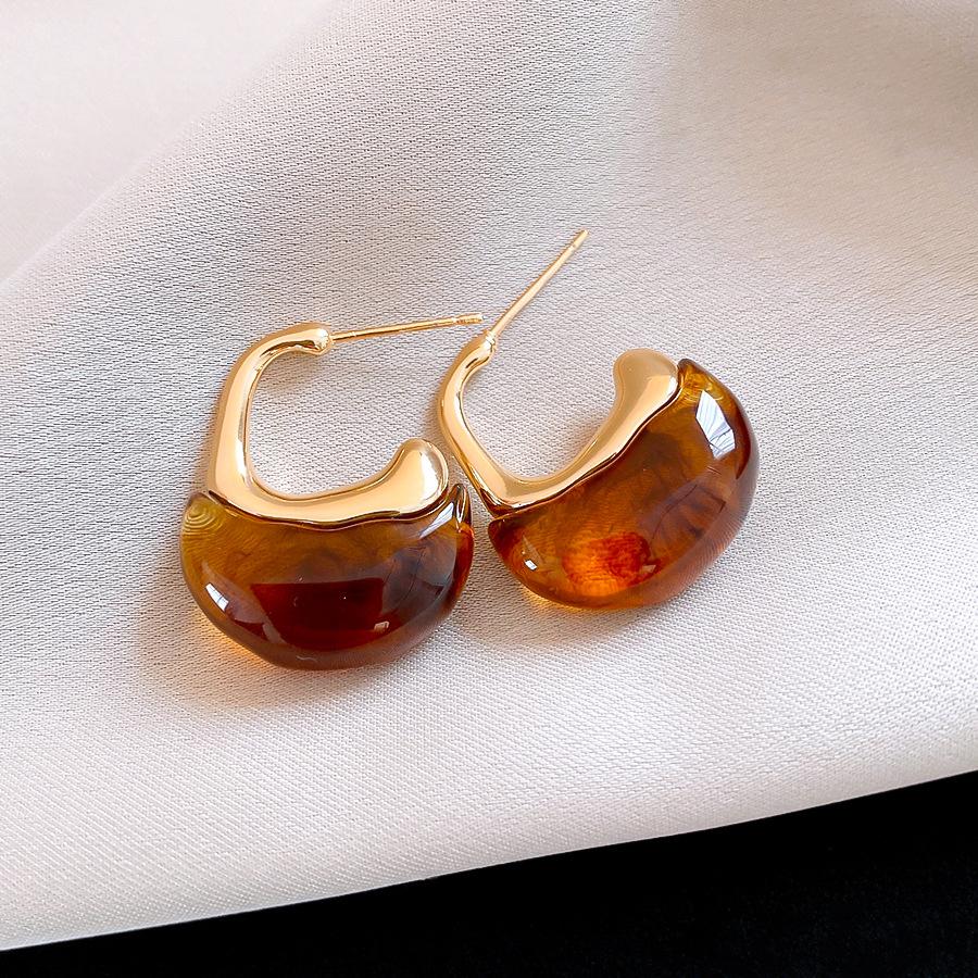 

European and American retro irregular resin geometric earrings, stud earrings, simple personalized earrings