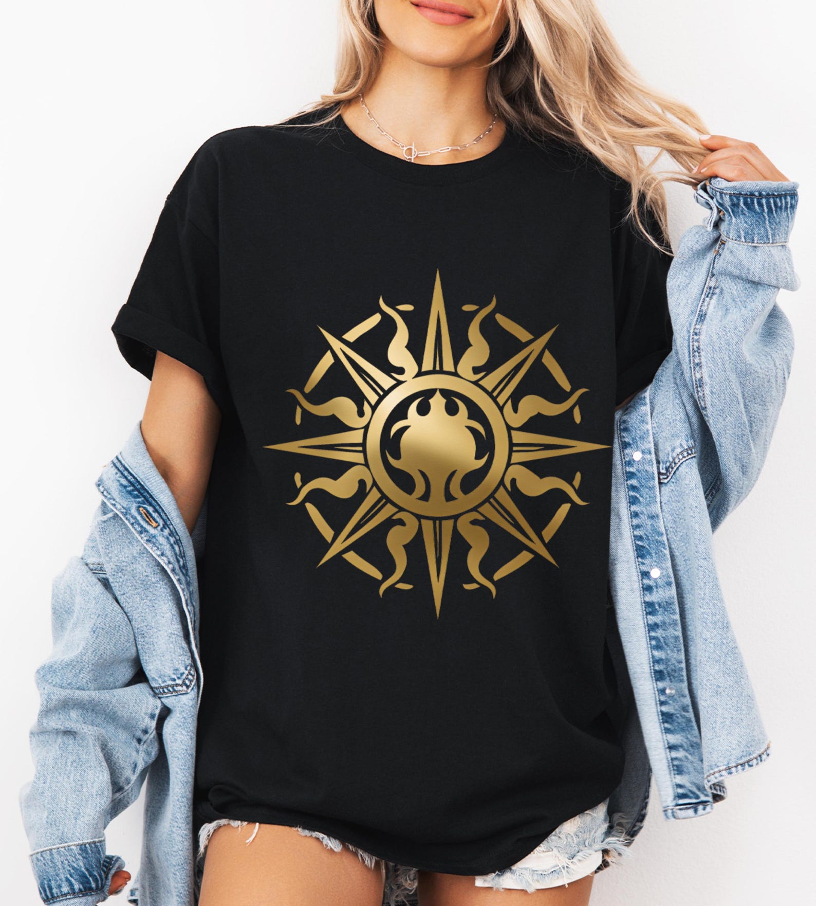 Retro Sun Graphic T-Shirt: Wavy Sun Rays, Holiday Vibes L