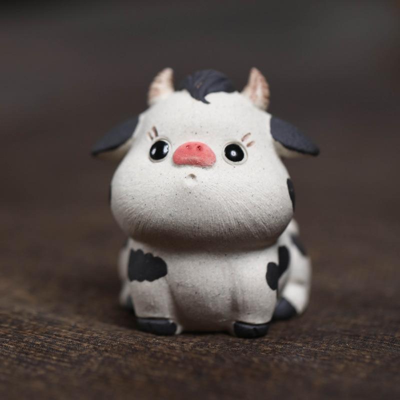 Cute Little Cow Yixing Purple Clay Zodiac Cow Tea Pet Boutique Exquisite Miniatures Tea Figurine Play Toys Tea Statue Decoration