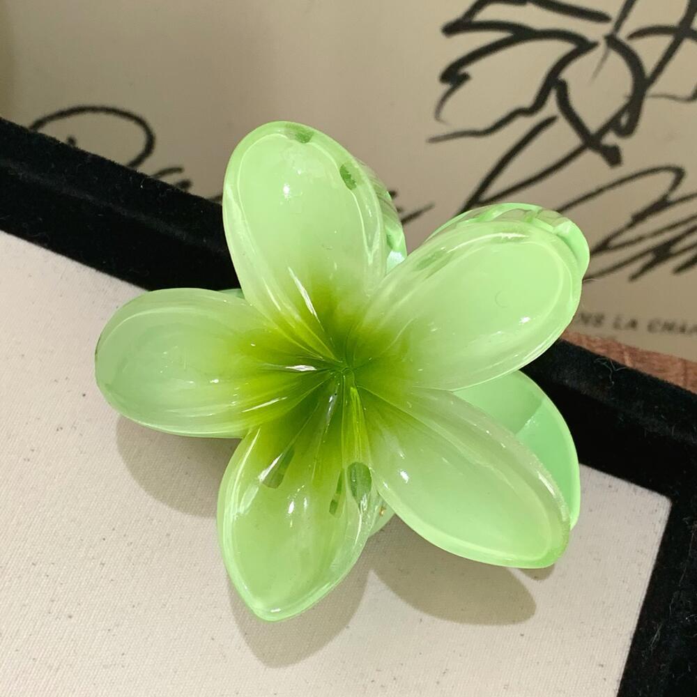 

Красочный градиентный зажим-краб Франжипани для женщин - Цветочный аксессуар для волос конфетных оттенков 8cm