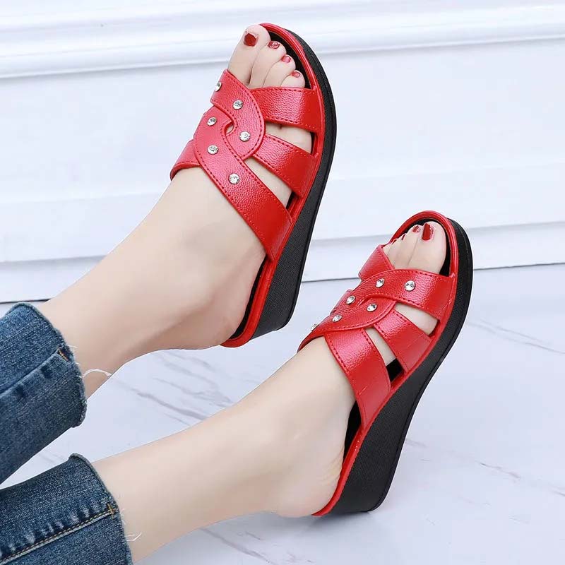 Papuci de damă cu toc înalt Îmbrăcăminte exterioară de vară Fund gros pentru casă Papuci de casă anti-alunecare Pantofi de vară pentru mamă Cu fund moale Toc cu pană Sandale cool cu ​​strasuri