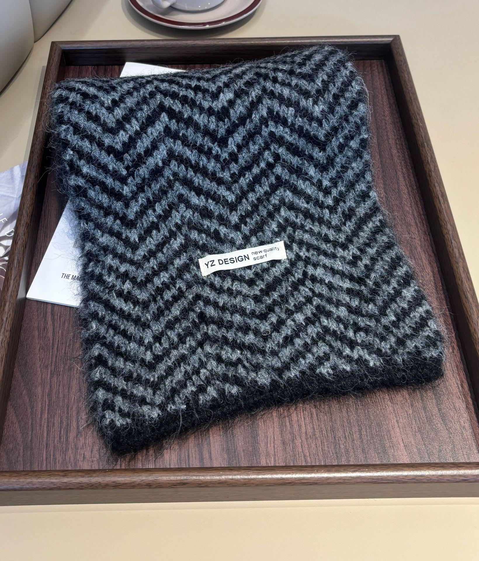 

Autumn/Winter 2025 Wool Blend Herringbone Knit Scarf - High Quality, Soft, Versatile Dark Grey