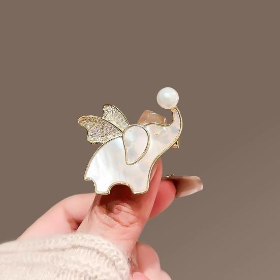 Women Brooch Flying Elephant Design Lapel Pin with Rhinestones Faux Pearl Decor Non-Slip Buckle Scarf Badge Clothing Bags Accessories