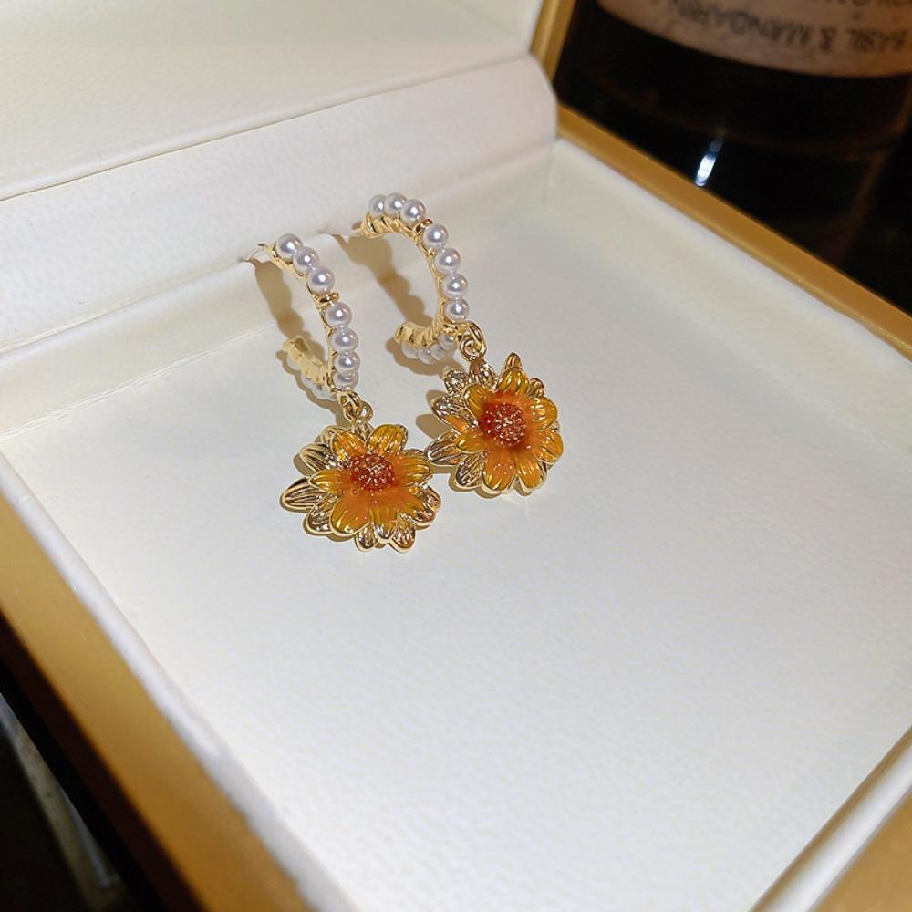 Zircon Inlaid Pearl Butterfly Geometric Earrings European and American Exaggerated High-end Stud Earrings Temperament Light Luxury Earrings